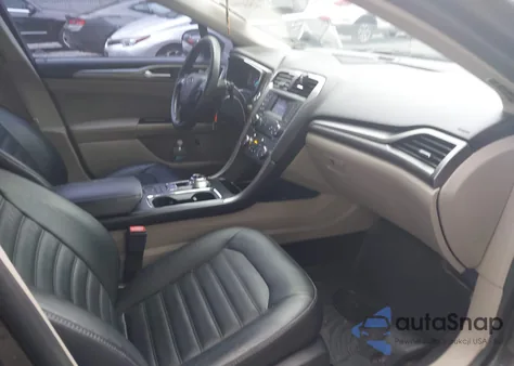 2017 Ford Fusion Hybrid Se z USA, uszkodzony, nr VIN 3FA6P0LU3HR238169